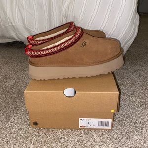 UGG Tazz Slippers in Chestnut
